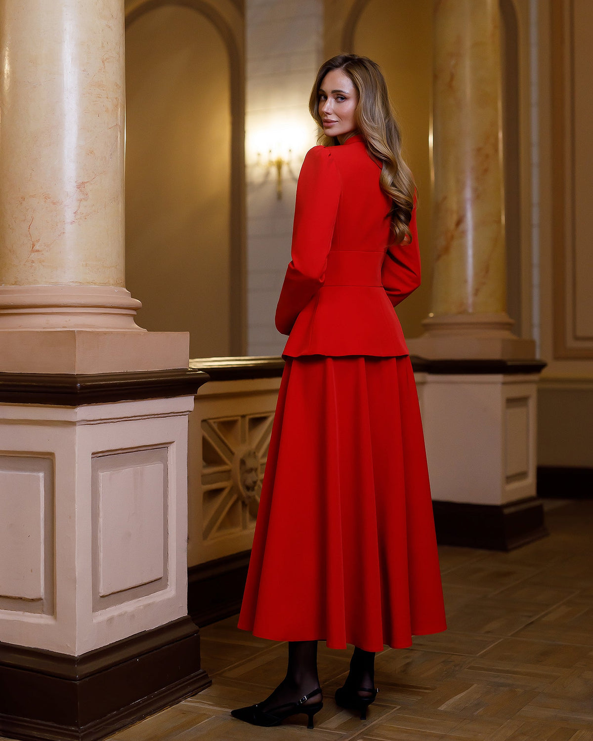 Anselia Suit, Kırmızı, fotoğraf 2