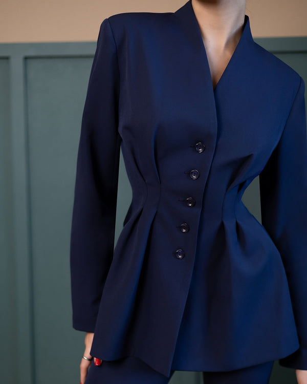 Averin Suit