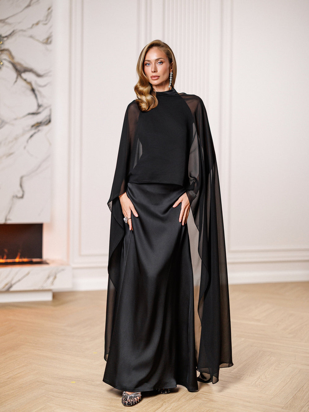 Noirelle Cape