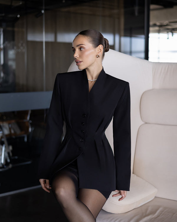 Ismera Suit