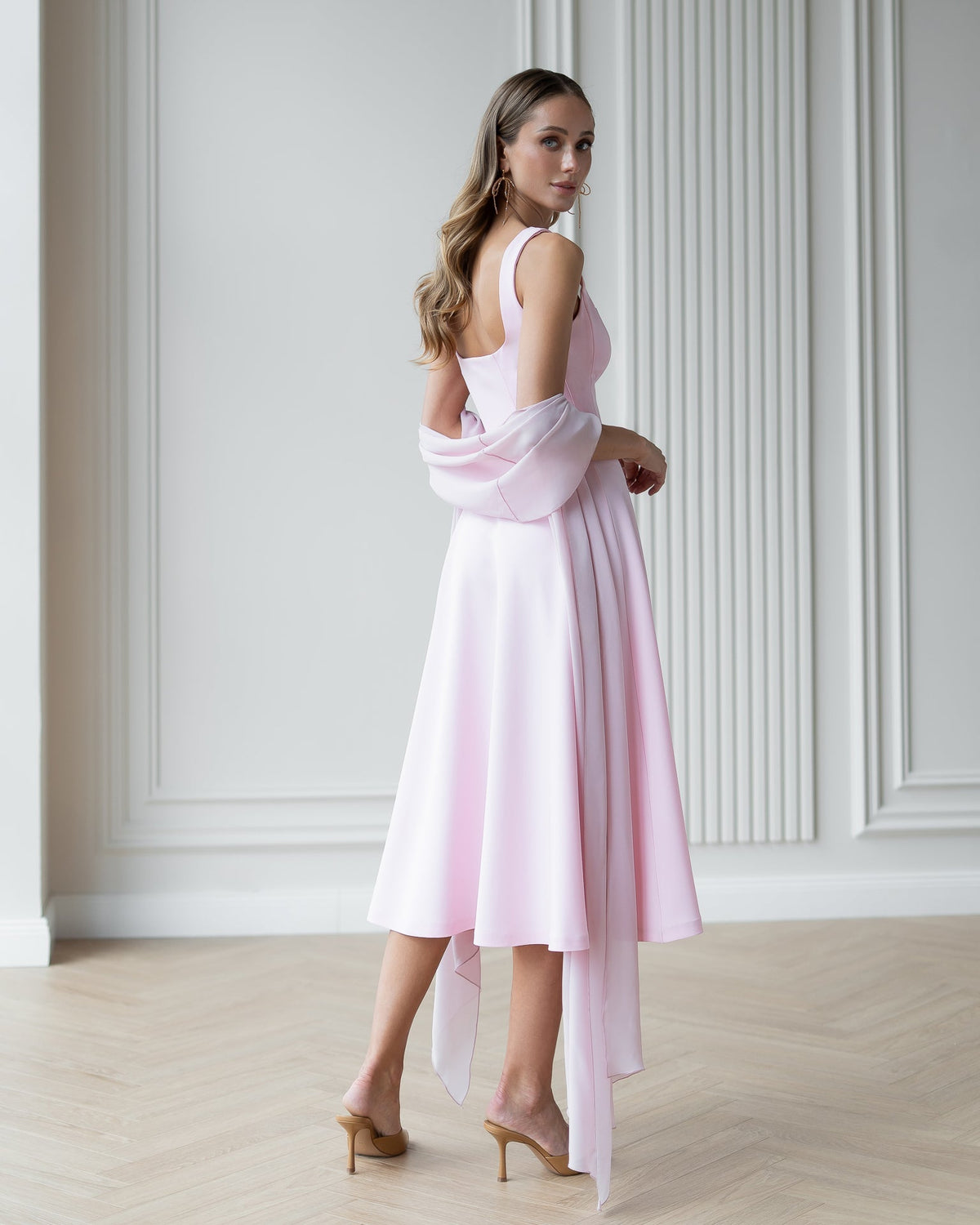 Alessia Elbise, Pembe, fotoğraf 2