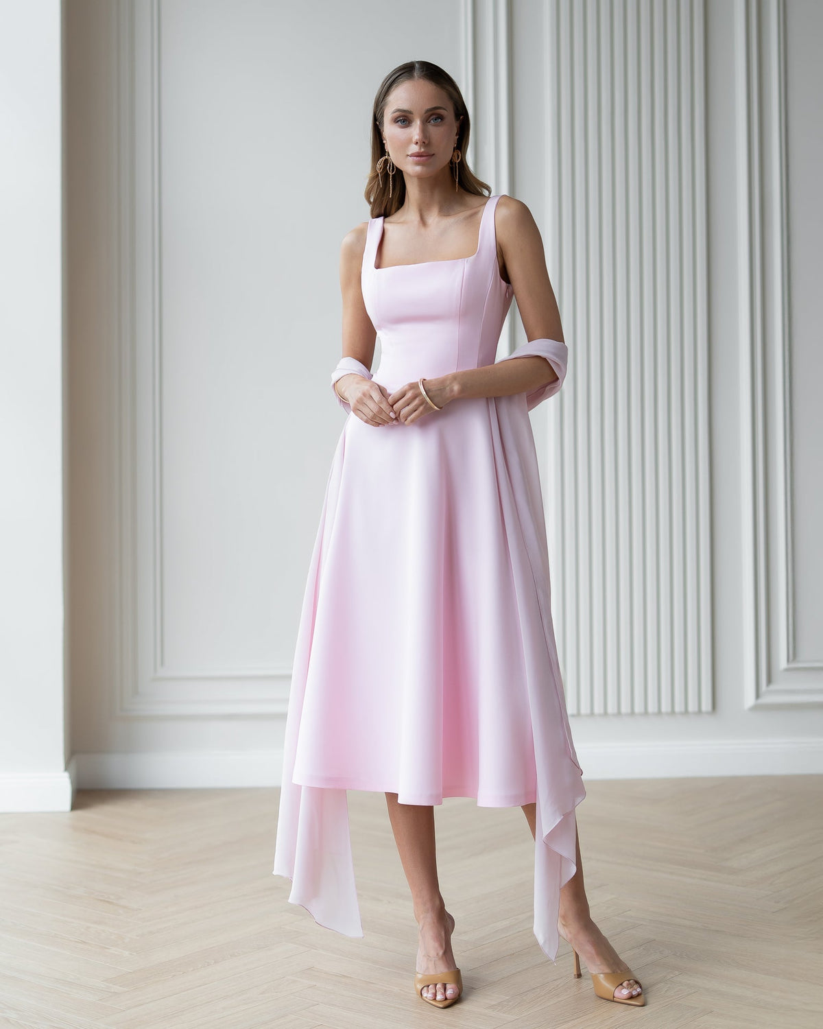 Alessia Elbise, Pembe, fotoğraf 1