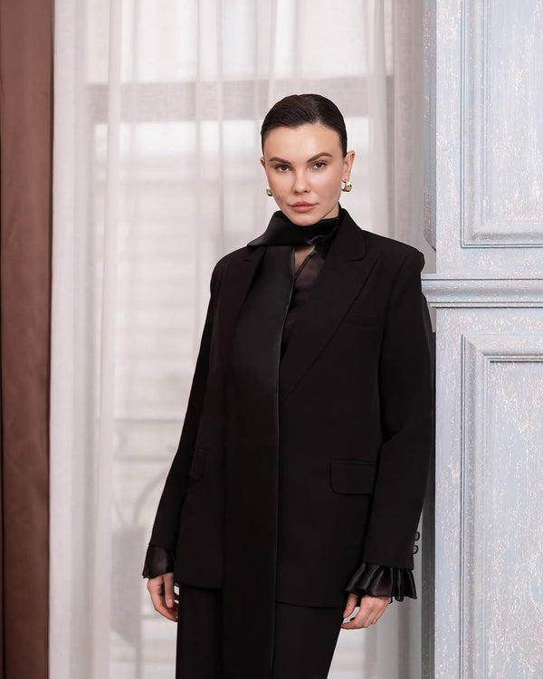 Opulence Blazer — Ellitáne, siyah kombin